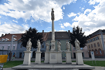 Mariensäule mit Heilige Maria mit den 6 Schutzpatronen